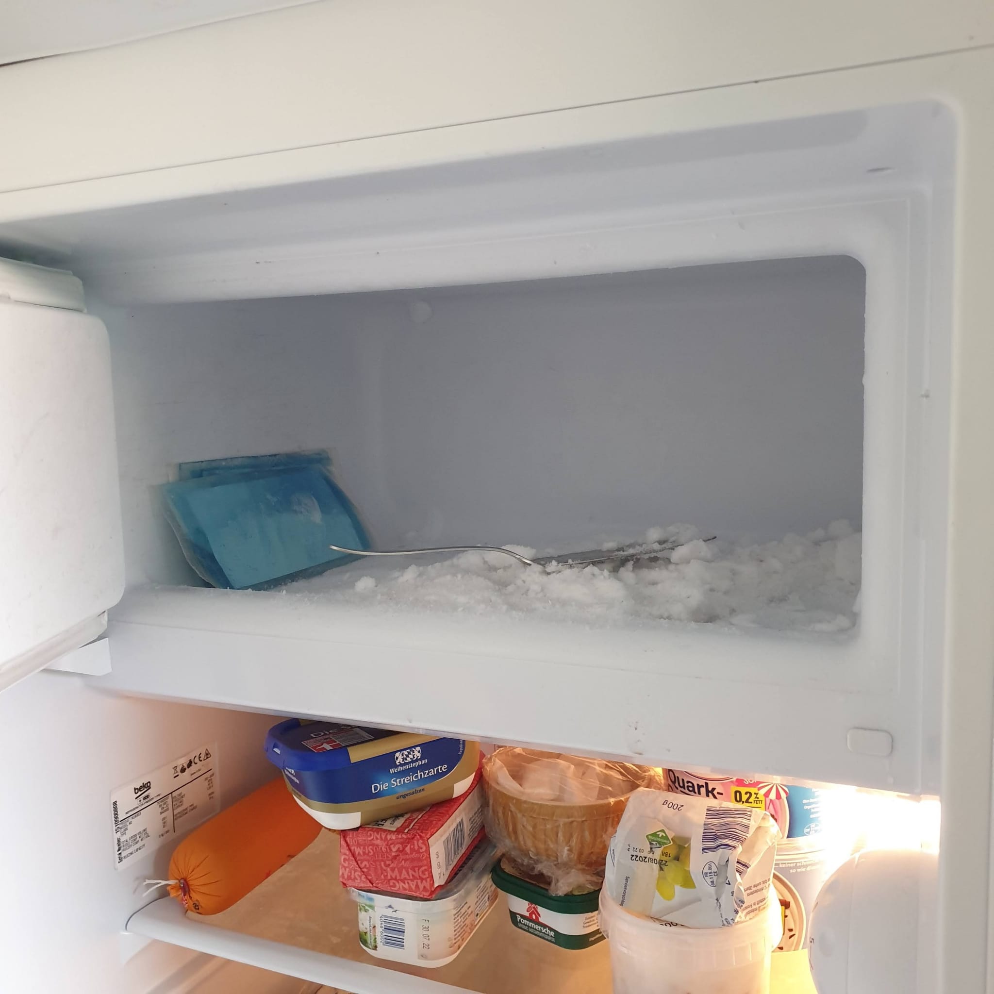 Wenn der Kühlschrank nicht mehr richtig schließt: Ursachen und Lösungen